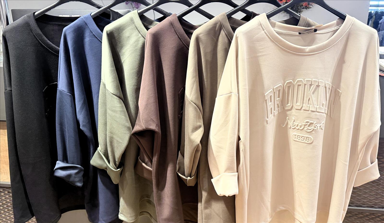 Sweatshirt